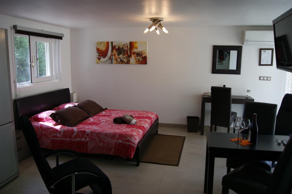 Studio D'Hotes Villa Castelnau Екстер'єр фото